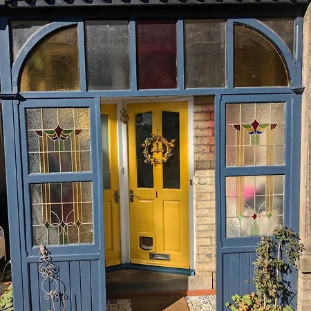 Lilac House, A Saltaire Edwardian Gem Holiday home *