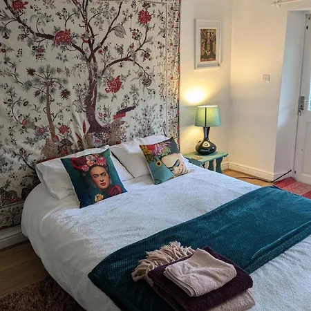Lilac House, A Saltaire Edwardian Gem Holiday home